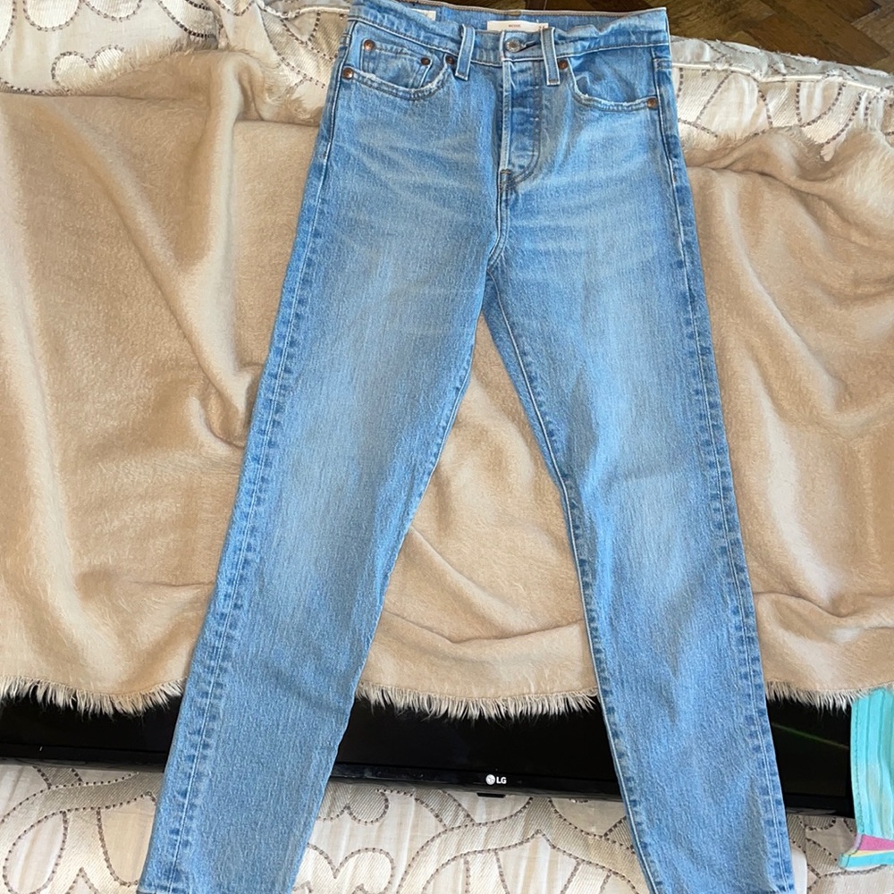 Levi’s wedgie straight jeans size 24